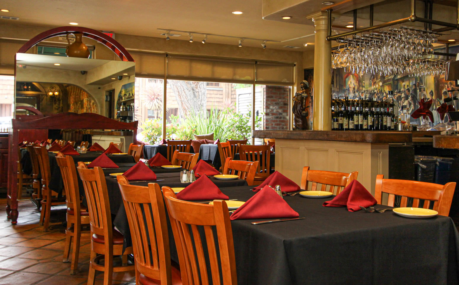 carmel bistro giovanni restaurant with tables and chairs